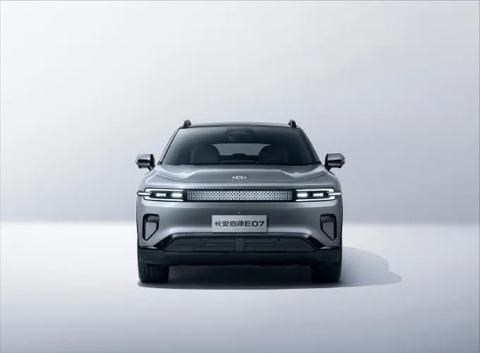 imgi_46_Prepayments-Best-Price-White-Color-Good-Look-Changan-Qiyuan-Nevo-E07-Adult-4-Wheel-El Changan Qiyuan E07 Pure Electric Four-Wheel Drive New Energy Vehicle Car – Wholesale Price From China | EVOVED - Image 1