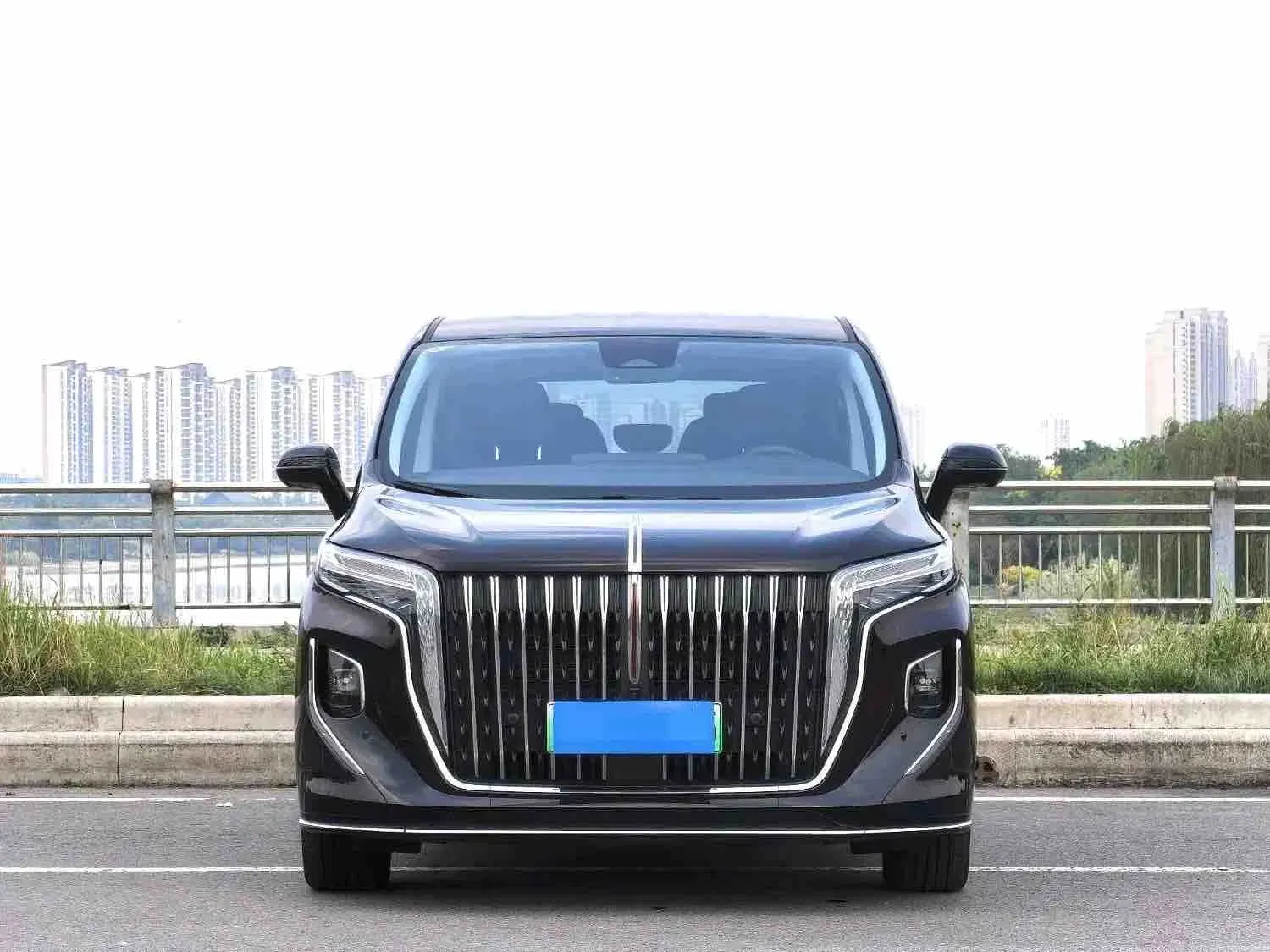 imgi_83_Used-2025-Hongqi-Hq9-Phev-220km-Range-Auto-Car-Used-Car-Hybrid-C 2026 Hongqi Hq9 Phev 220km Range – In Stock in China | Chinese Cars in Ghana - Image 1