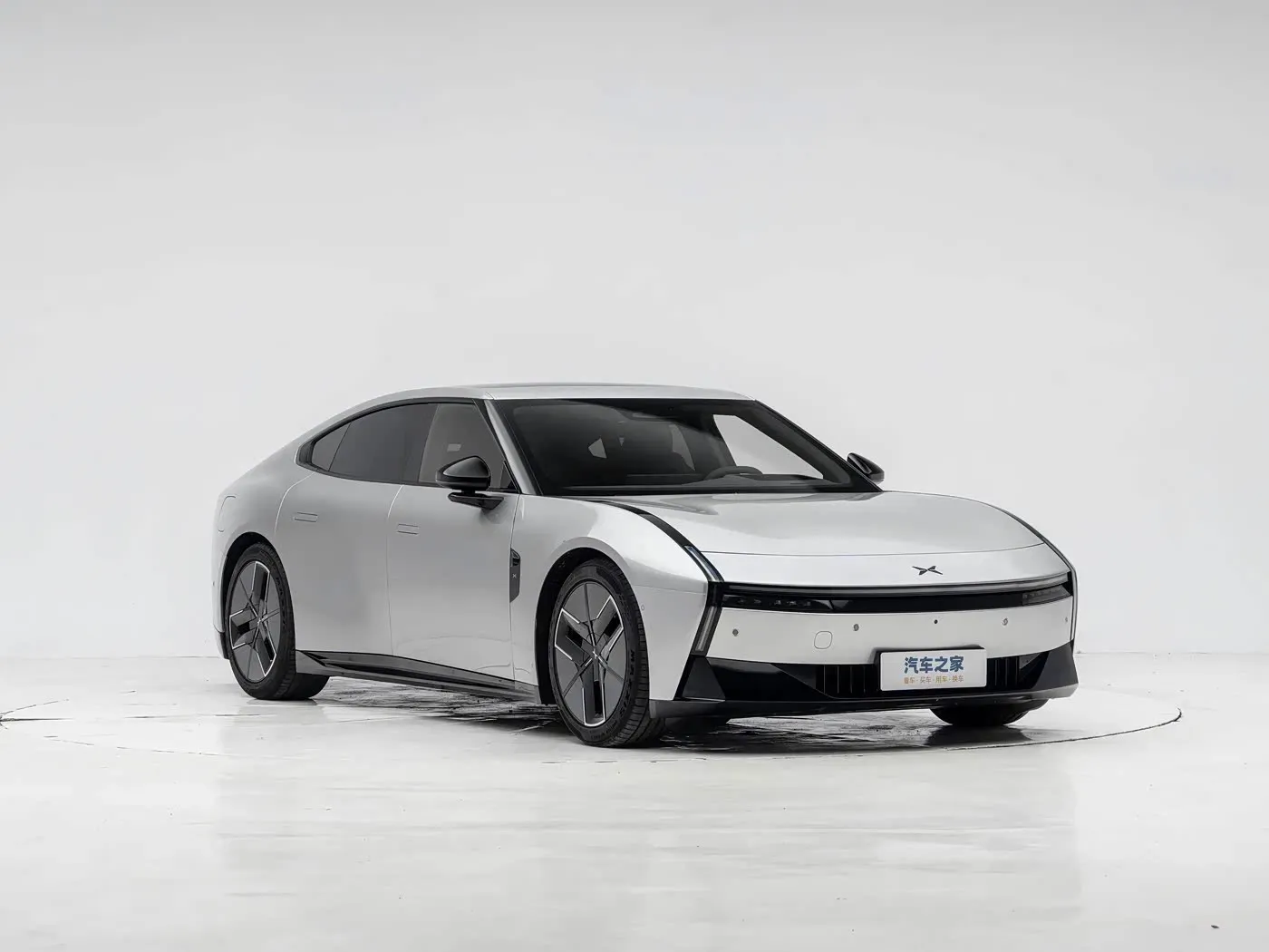 imgi_40_Wholesale-Used-Xpeng-P7-New-Energry-Electric-Vehicles-Selling-Mini-Auto-Car XPeng P7 – For Sale From China | Chinese Cars in Ghana - Image 1